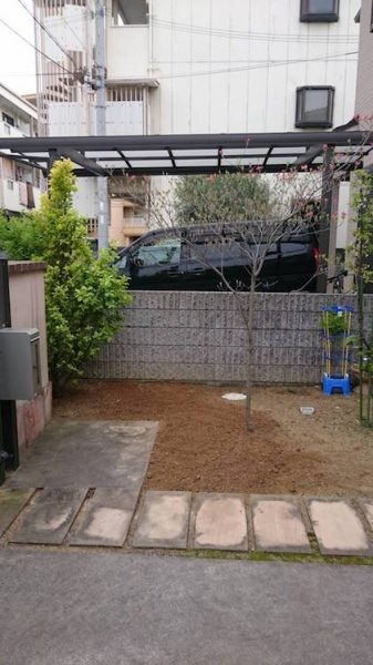 撤去後の庭