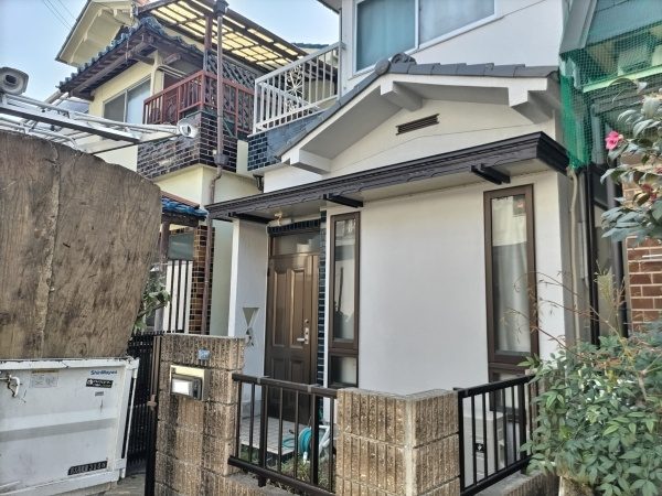 3mの高さがある金木犀（キンモクセイ）を伐採した事例｜大阪市平野区A様（伐採後）