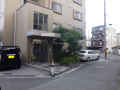 マンション外壁周りの植木剪定　奈良県奈良市