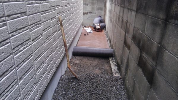 防草工事　作業中