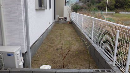 芝張り・植栽後