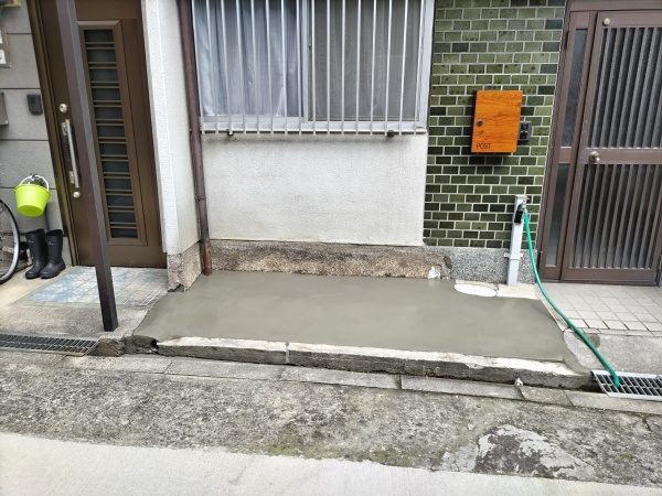 玄関前の花壇と門柱を撤去して自転車置き場にした事例｜大阪市此花区K様（作業後）