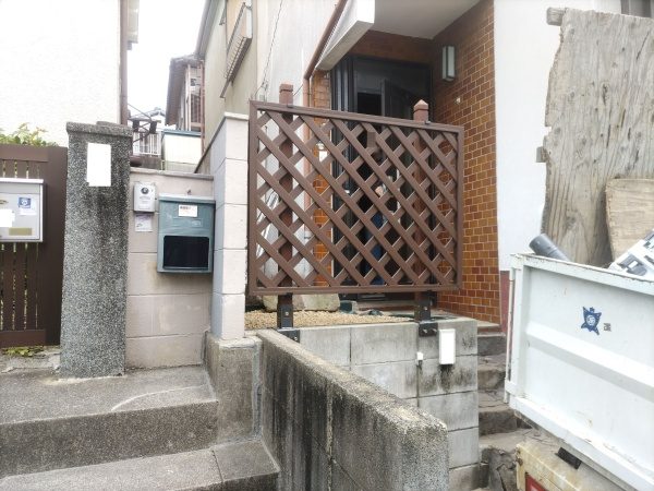 高さ1.5mのプリペットとナンテンの伐採・抜根とフェンスの取り付けを1人1日で実施した事例｜大阪市西淀川区T様（作業後）