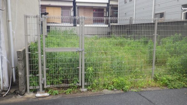 防草シート工事｜空き地の雑草対策で防草シート施工　大阪府大阪市住吉区