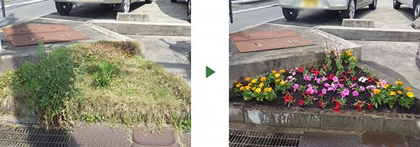 歩道に面した角地を花壇にして花を植栽　大阪府枚方市