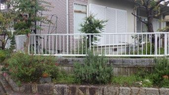 新しい　フェンス
