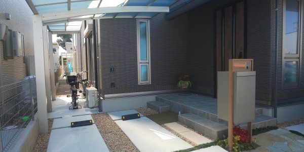 枚方市T様　シマトネリコ抜根後